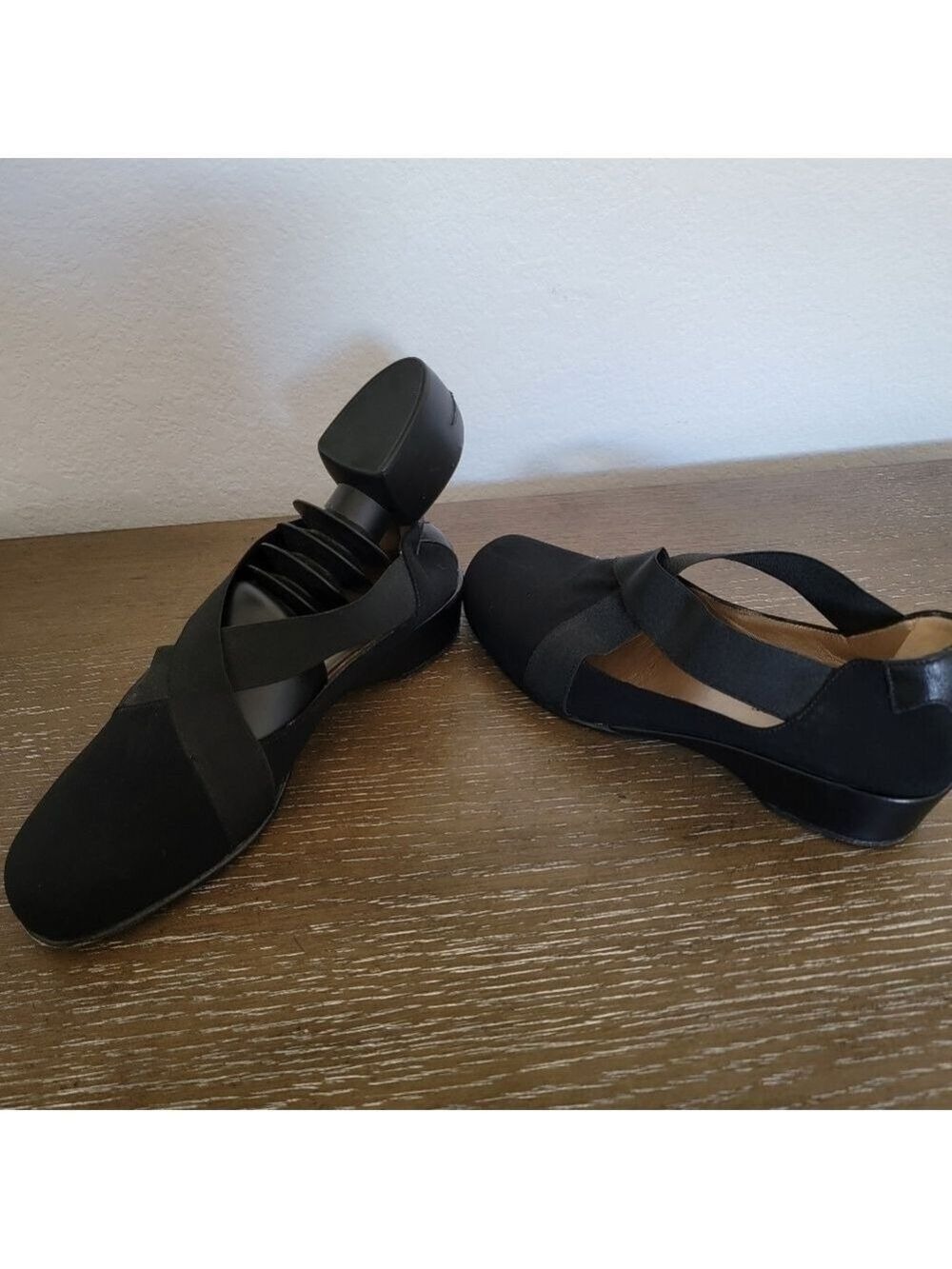 Taryn Rose Black Criss Cross Flats Size 6.5